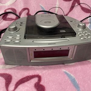 Curtis AM/FM Radio Compact Disc player Works/Disc Won’t Close